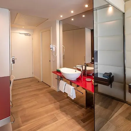 Ξενοδοχείο Ideal 4*