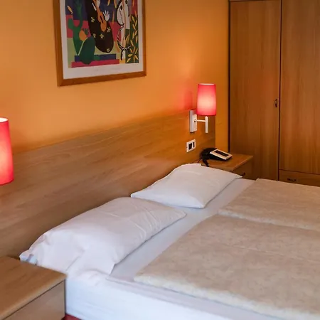 Ideal Hotel