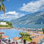 Ξενοδοχείο Ideal 4*